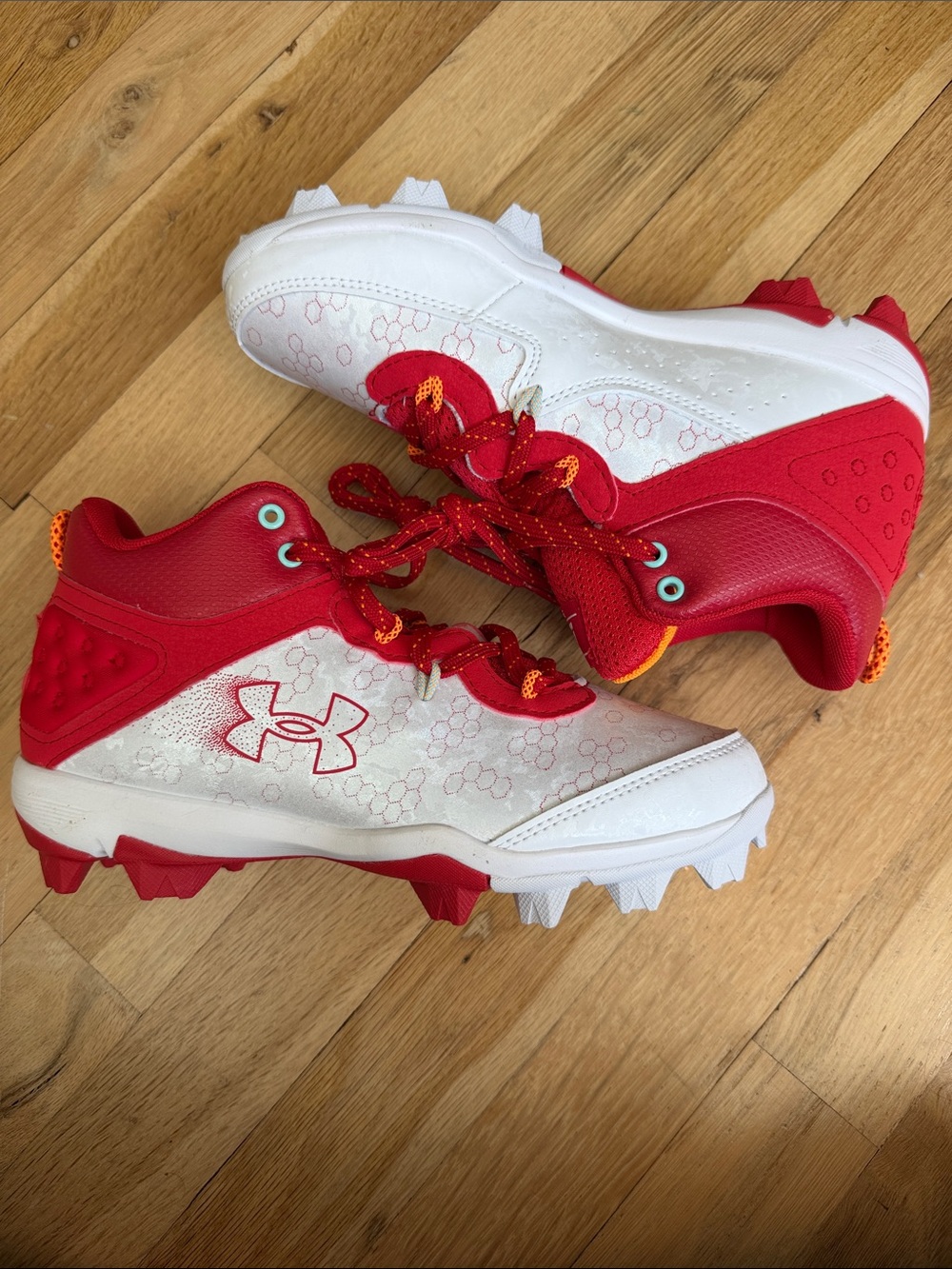 NIB Under Armour Harper 8 Mid RM Jr Kids Cleats Sneakers ⚾️ 🥎